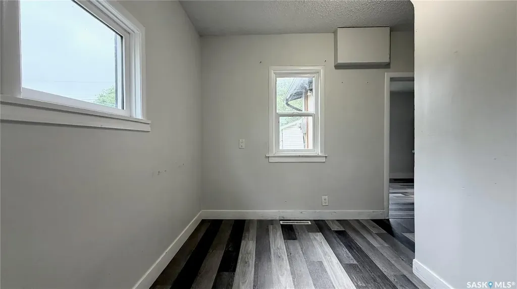 710 M Avenue S Saskatoon SK S7M 2L3