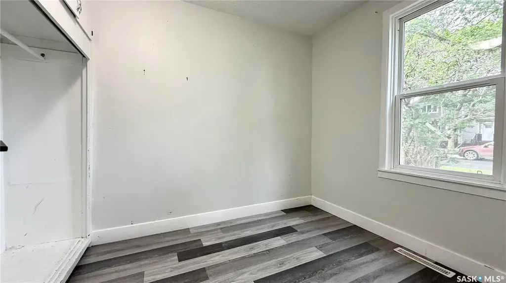 710 M Avenue S Saskatoon SK S7M 2L3