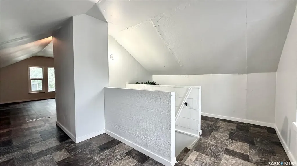 710 M Avenue S Saskatoon SK S7M 2L3