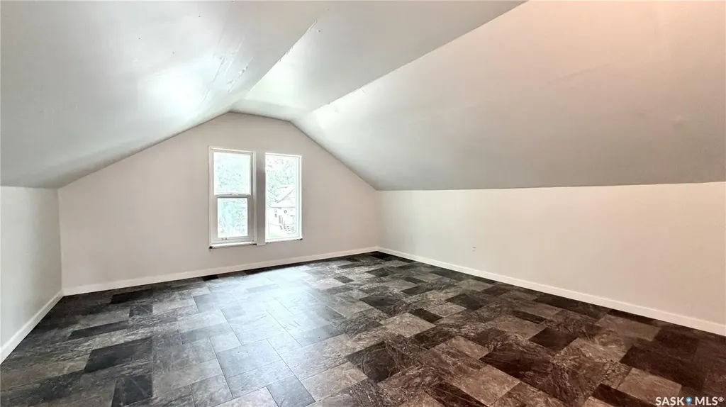 710 M Avenue S Saskatoon SK S7M 2L3
