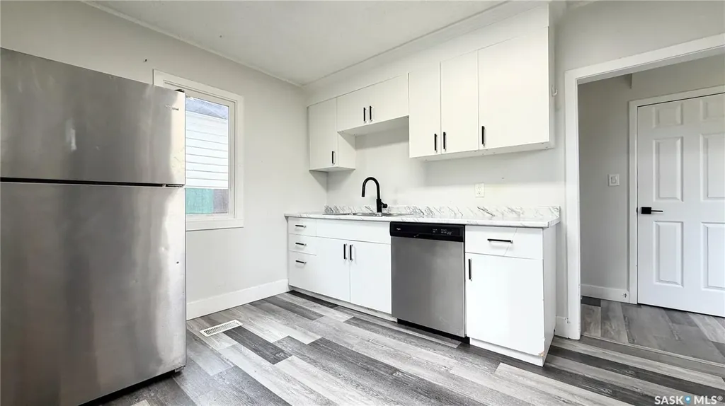 710 M Avenue S Saskatoon SK S7M 2L3