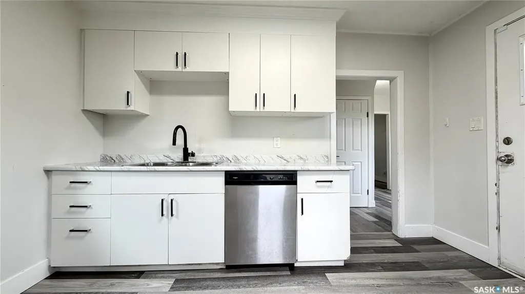 710 M Avenue S Saskatoon SK S7M 2L3