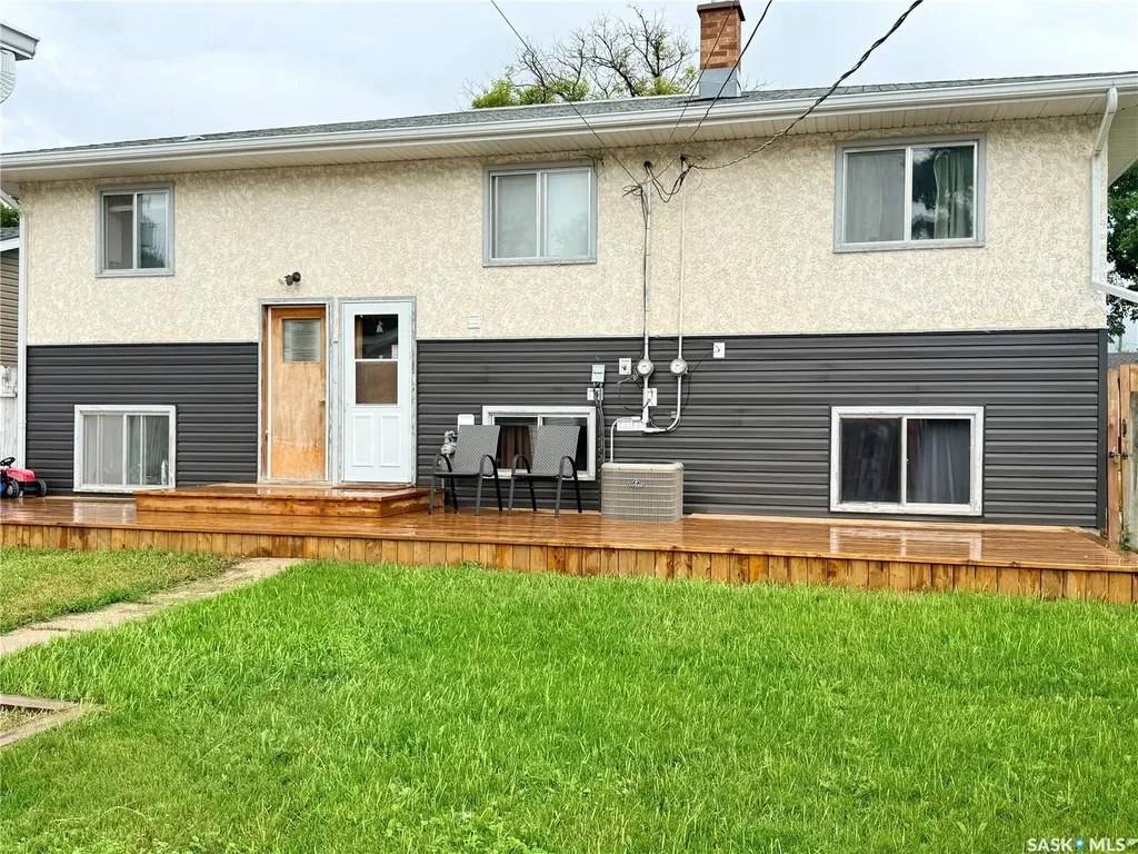 160 3rd Avenue SE Swift Current SK S9H 3K4