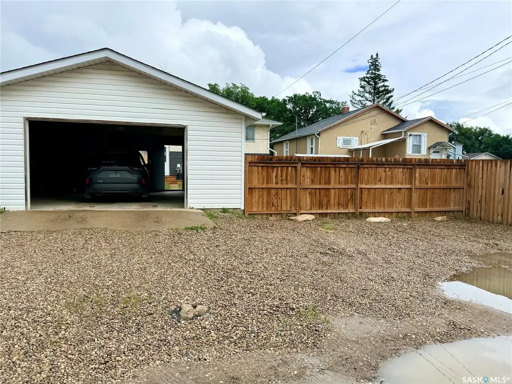160 3rd Avenue SE Swift Current SK S9H 3K4