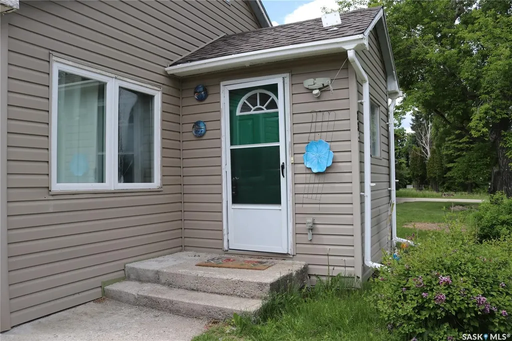 235 Gilbert Street Drake SK S0K 1H0