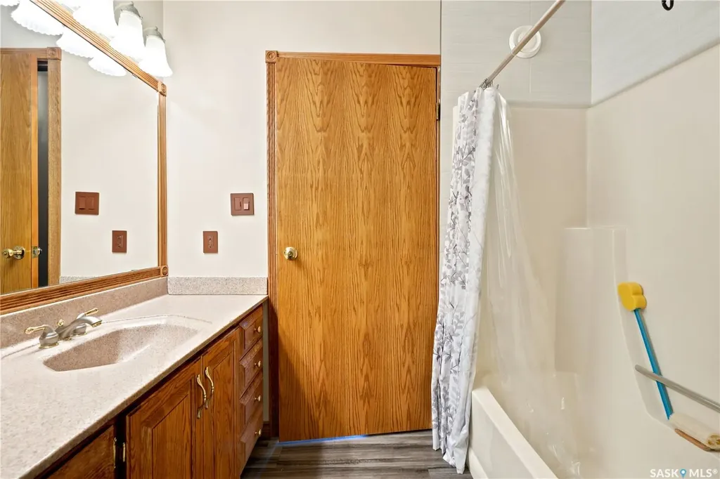523 Spencer Crescent Saskatoon SK S7K 7T5