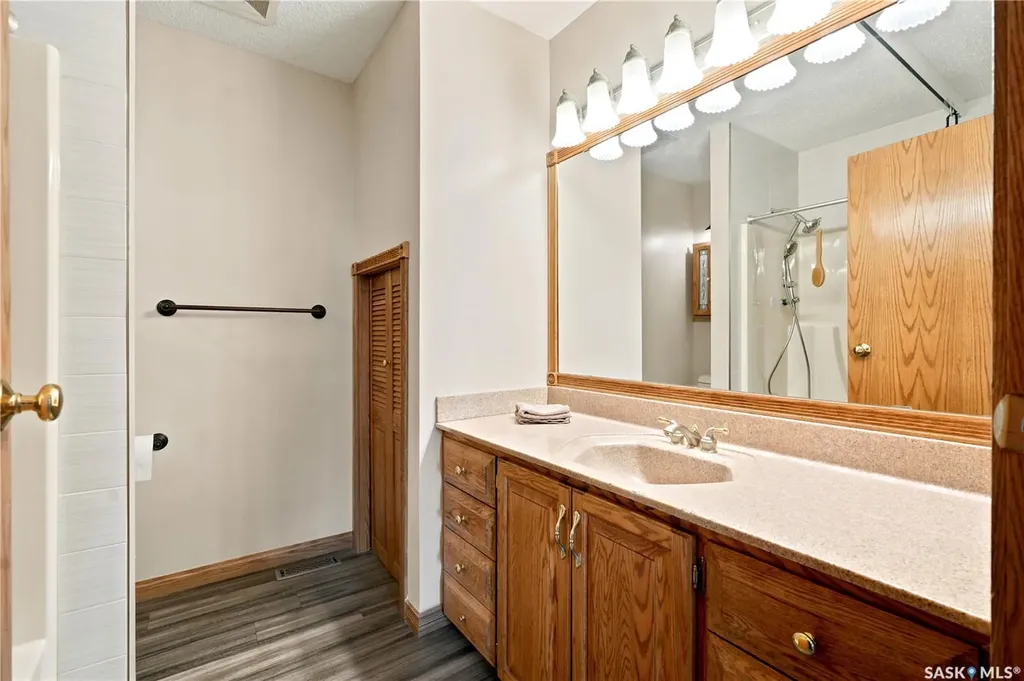 523 Spencer Crescent Saskatoon SK S7K 7T5