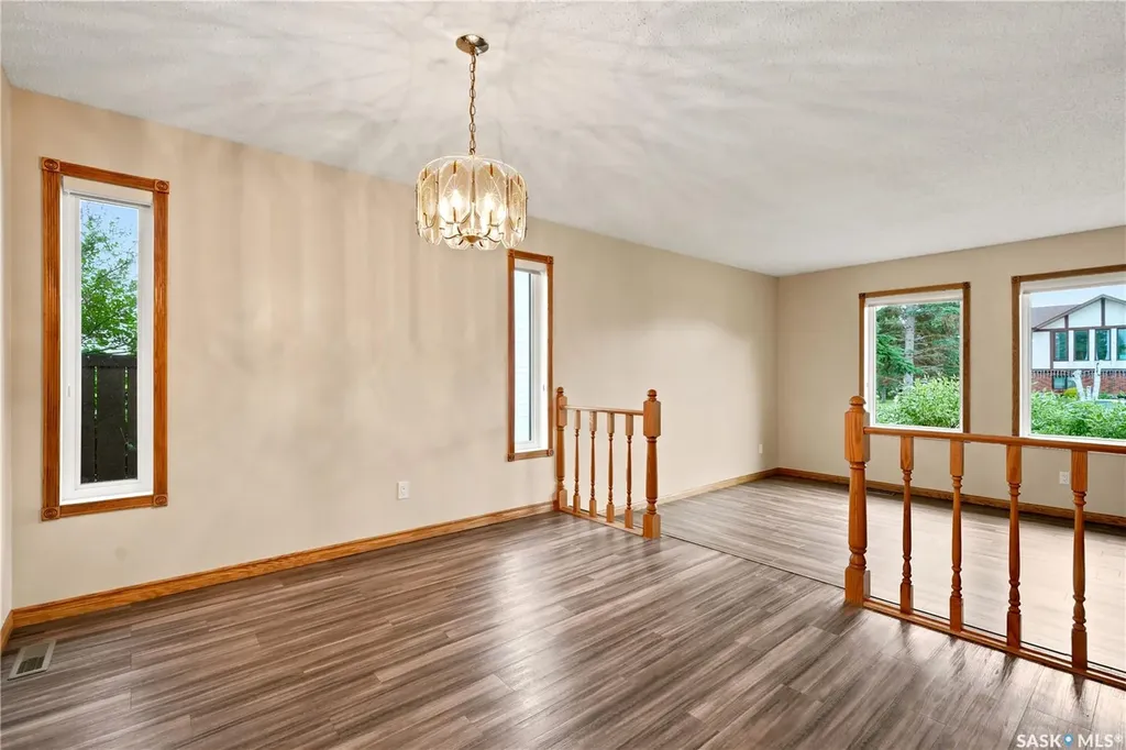 523 Spencer Crescent Saskatoon SK S7K 7T5