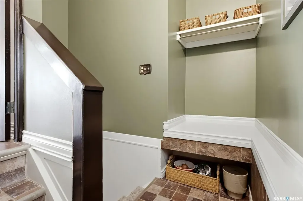 825 Shannon Road Regina SK S4S 5K1