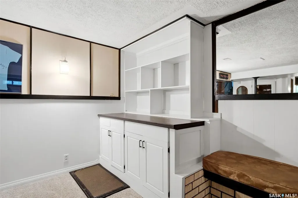 825 Shannon Road Regina SK S4S 5K1