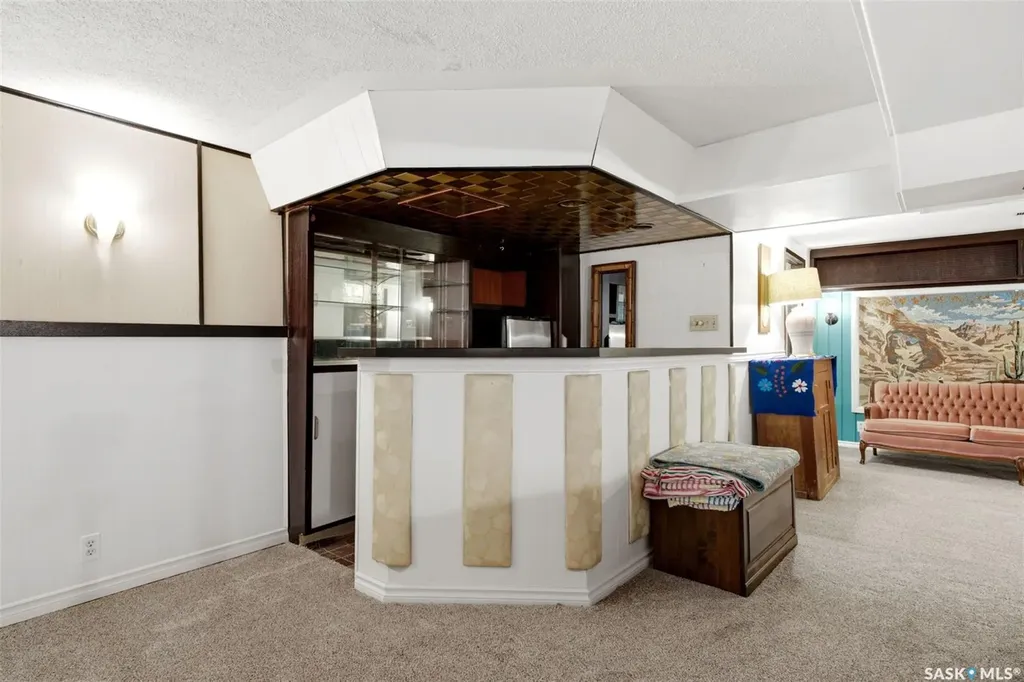 825 Shannon Road Regina SK S4S 5K1