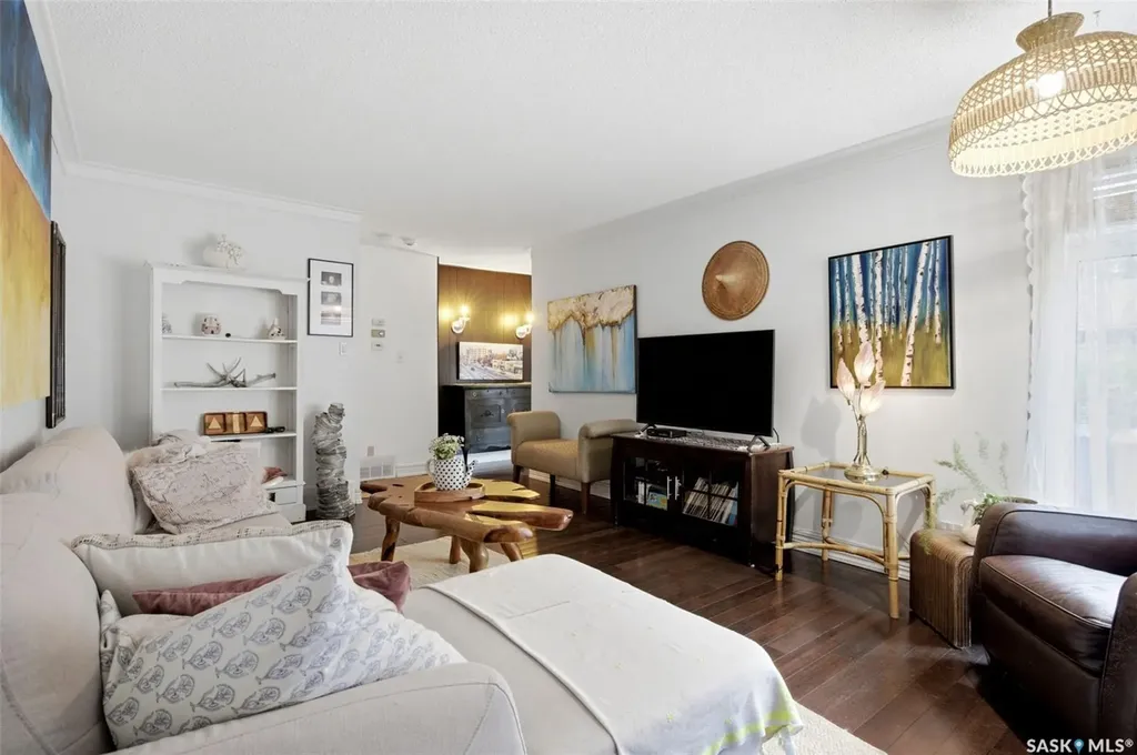 825 Shannon Road Regina SK S4S 5K1