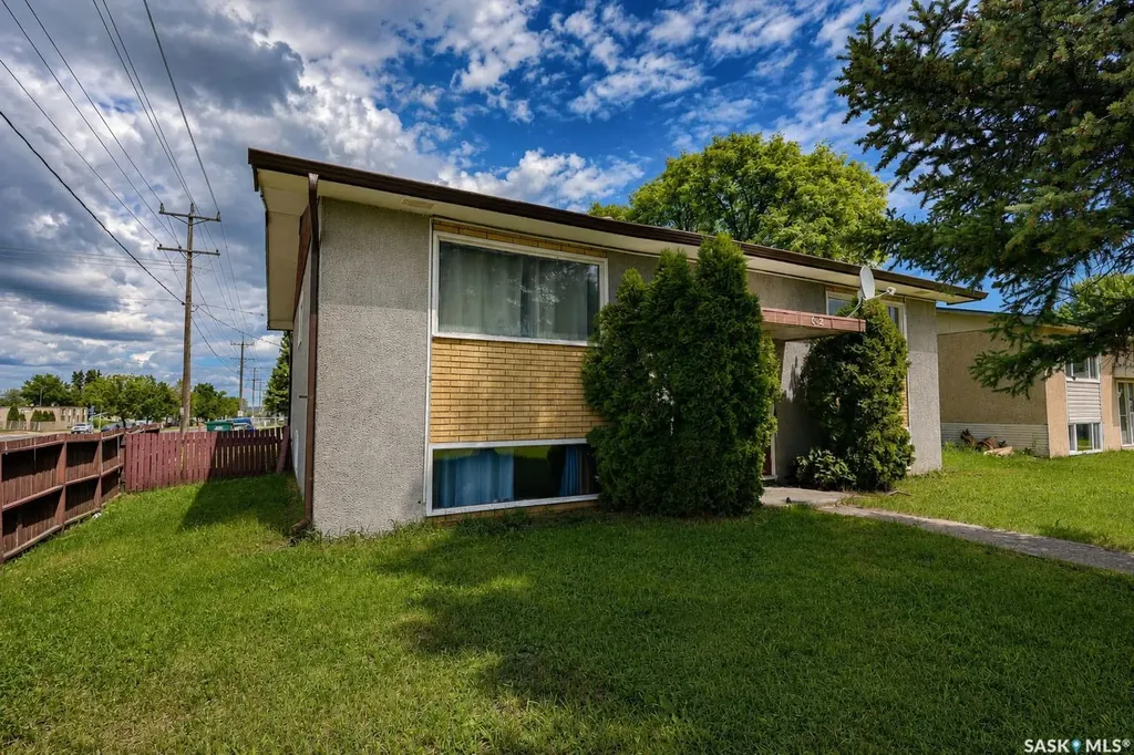 602 28th Street E Prince Albert SK S6V 1X9