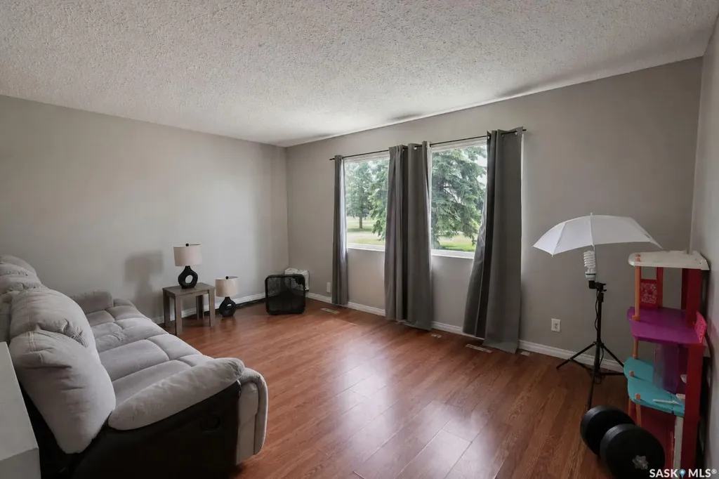 602 28th Street E Prince Albert SK S6V 1X9