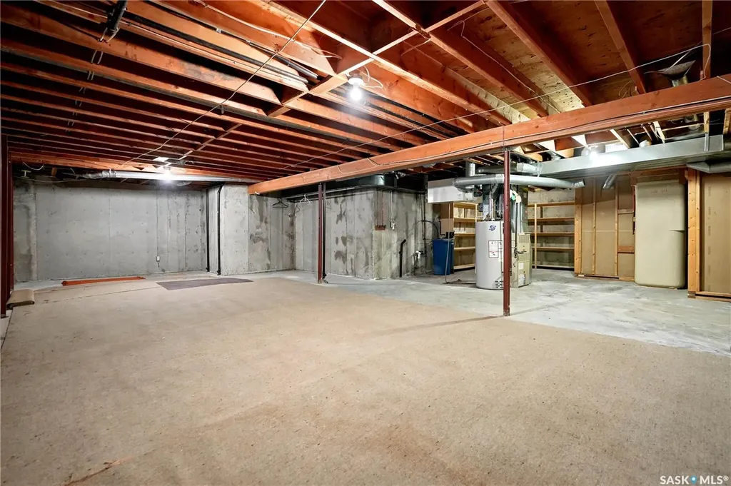 18 Lakeview Place Regina SK S4S 7B5