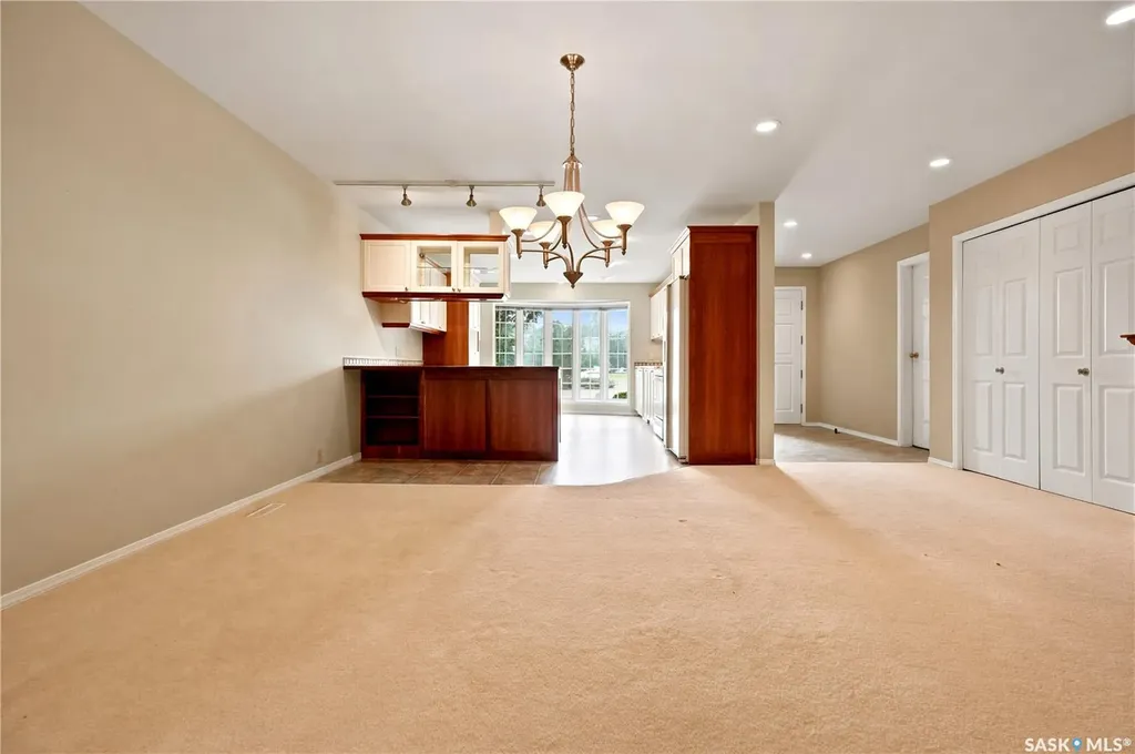 18 Lakeview Place Regina SK S4S 7B5