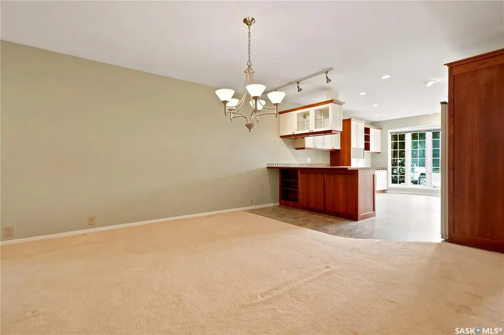 18 Lakeview Place Regina SK S4S 7B5