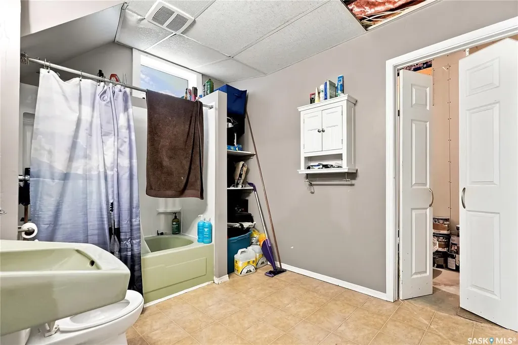 506 5th Street E Saskatoon SK S7H 1G3