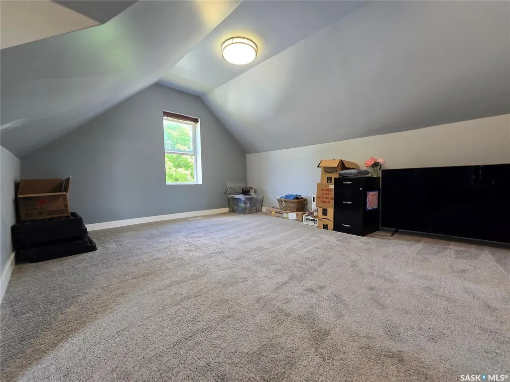 107 9th Avenue S Weyburn SK S4H 1Z6