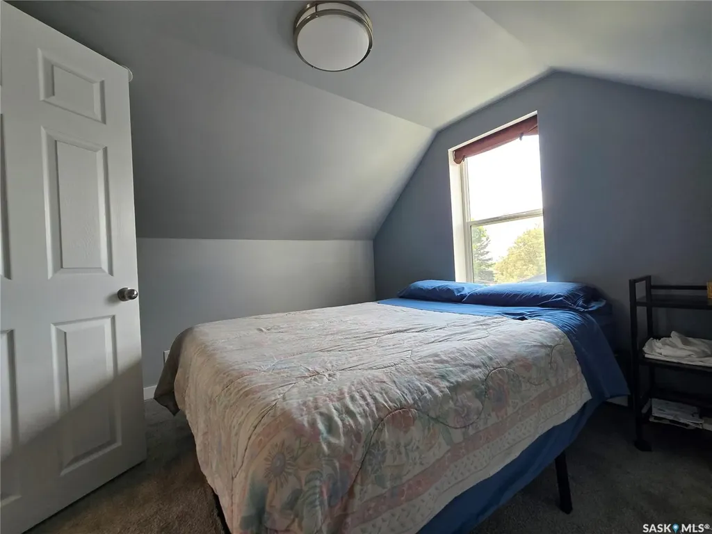 107 9th Avenue S Weyburn SK S4H 1Z6