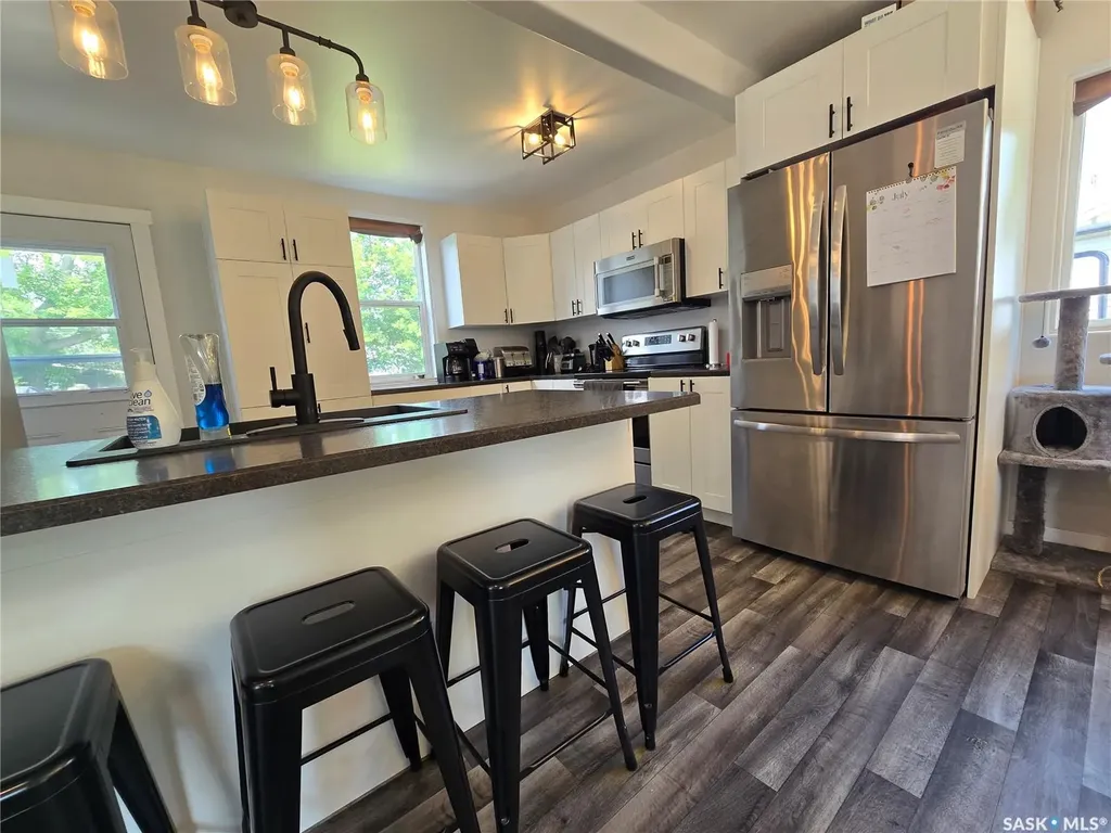 107 9th Avenue S Weyburn SK S4H 1Z6