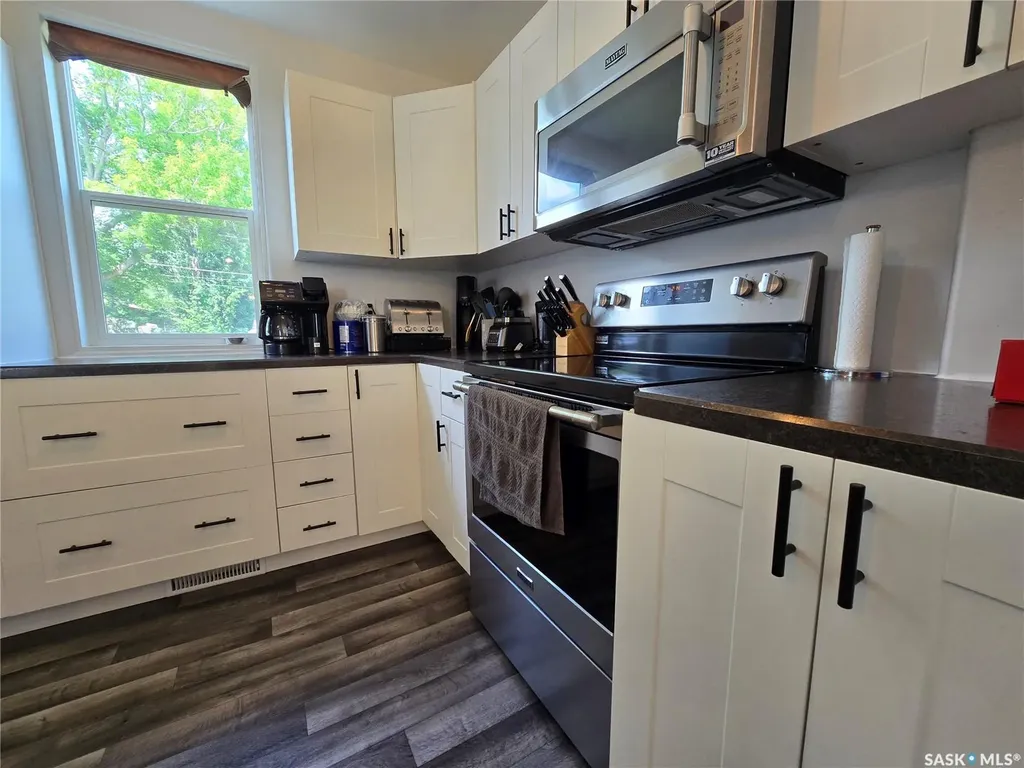 107 9th Avenue S Weyburn SK S4H 1Z6