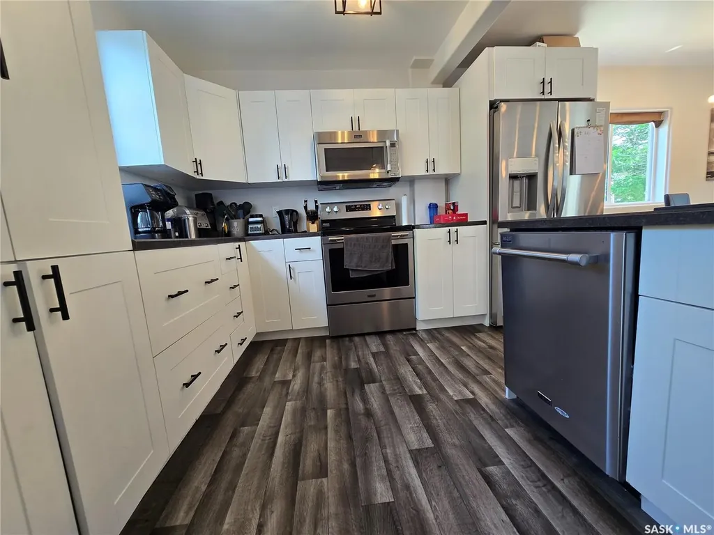 107 9th Avenue S Weyburn SK S4H 1Z6