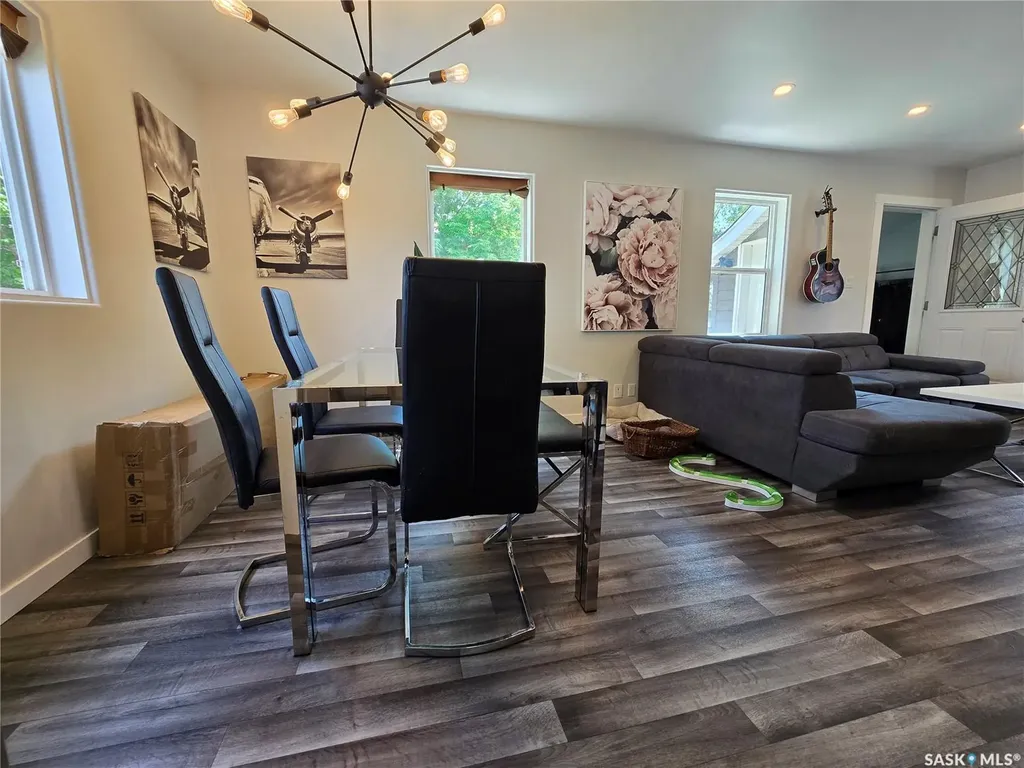 107 9th Avenue S Weyburn SK S4H 1Z6
