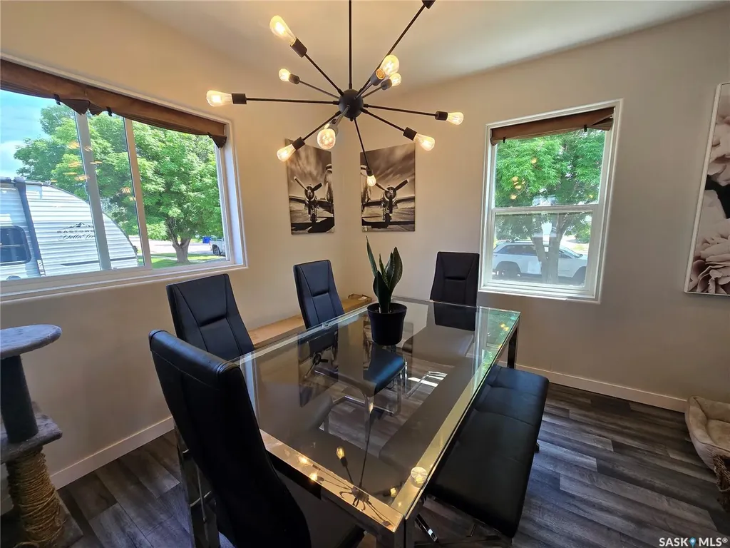 107 9th Avenue S Weyburn SK S4H 1Z6