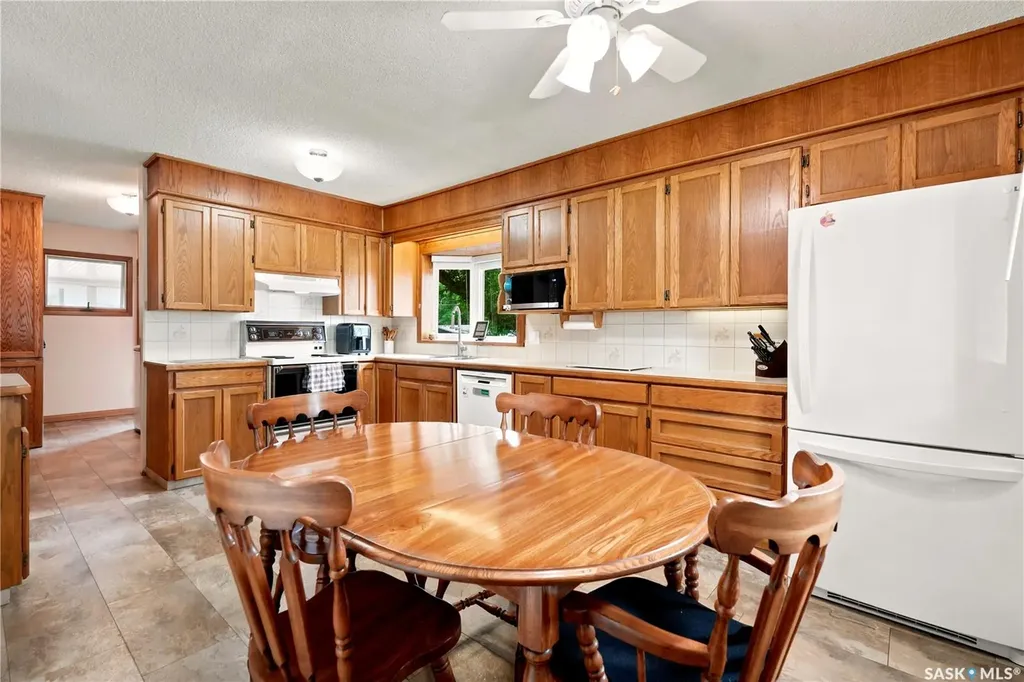 335 Broad Street Lumsden SK S0G 3C0