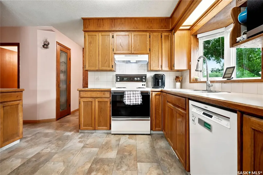 335 Broad Street Lumsden SK S0G 3C0