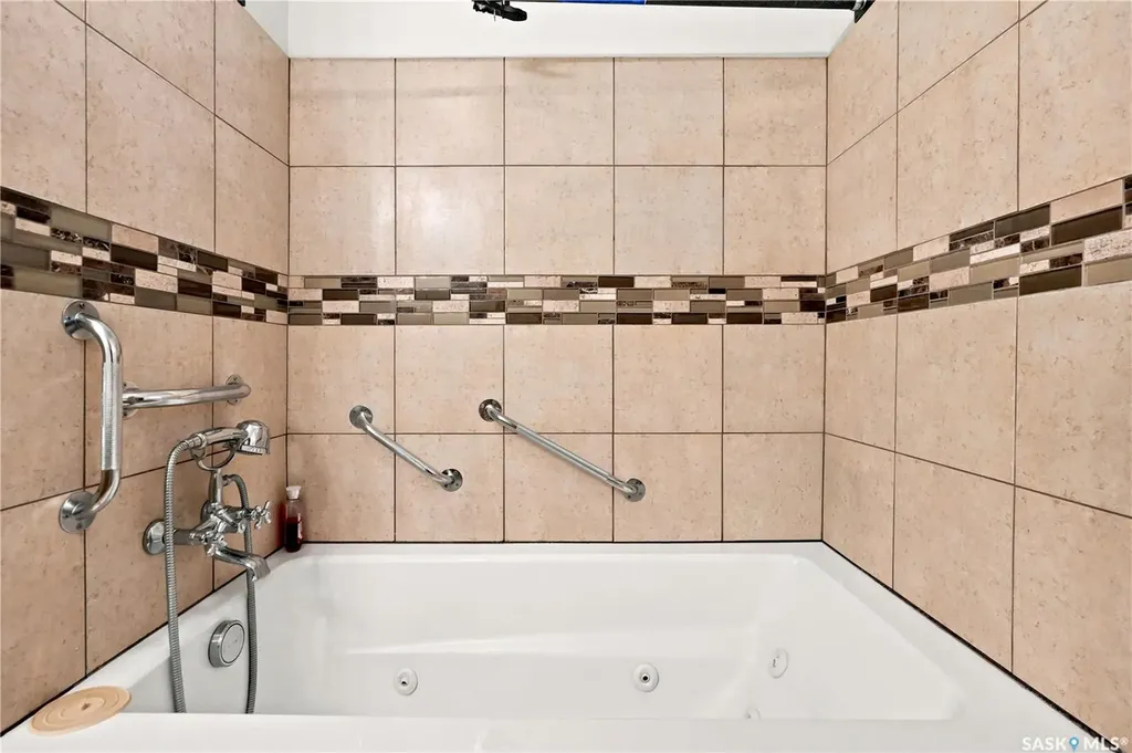 335 Broad Street Lumsden SK S0G 3C0