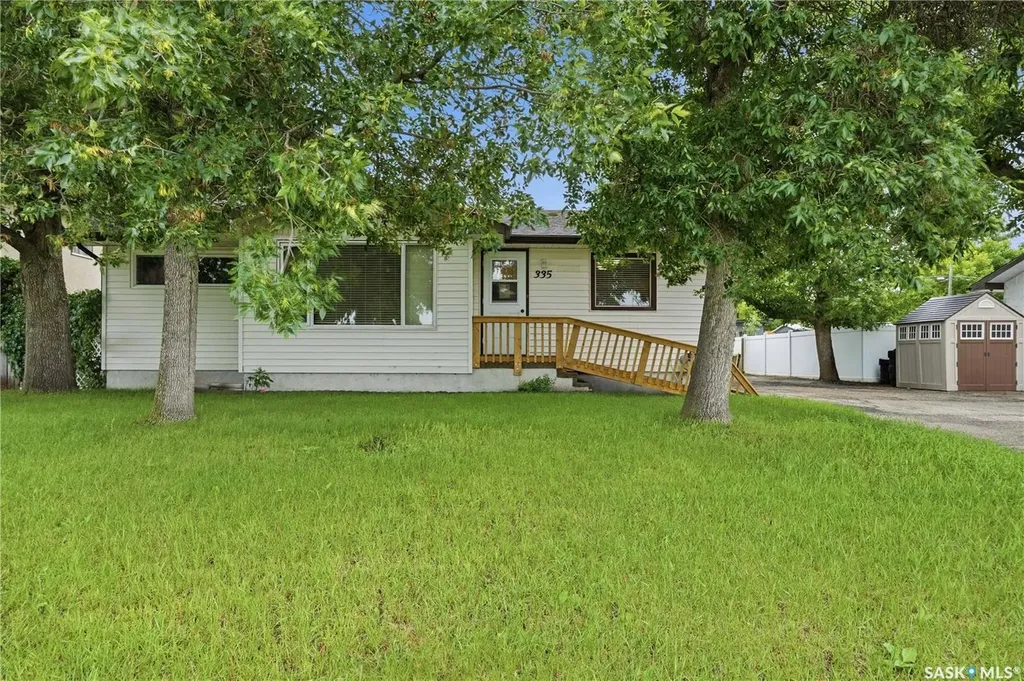 335 Broad Street Lumsden SK S0G 3C0
