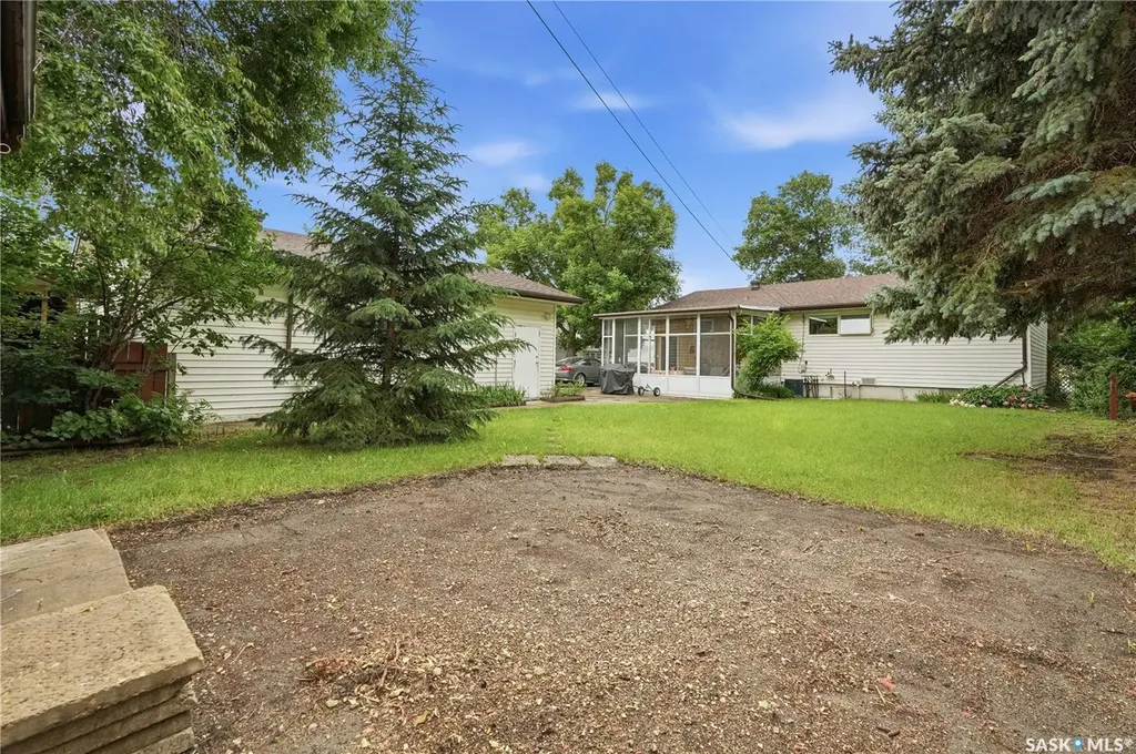335 Broad Street Lumsden SK S0G 3C0