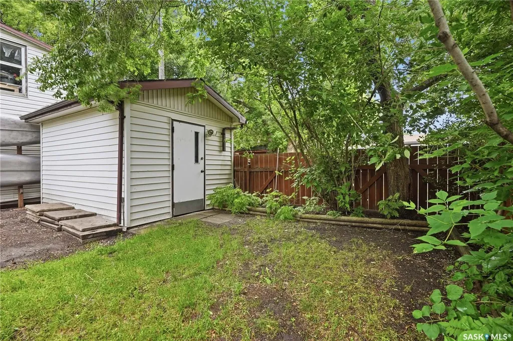 335 Broad Street Lumsden SK S0G 3C0