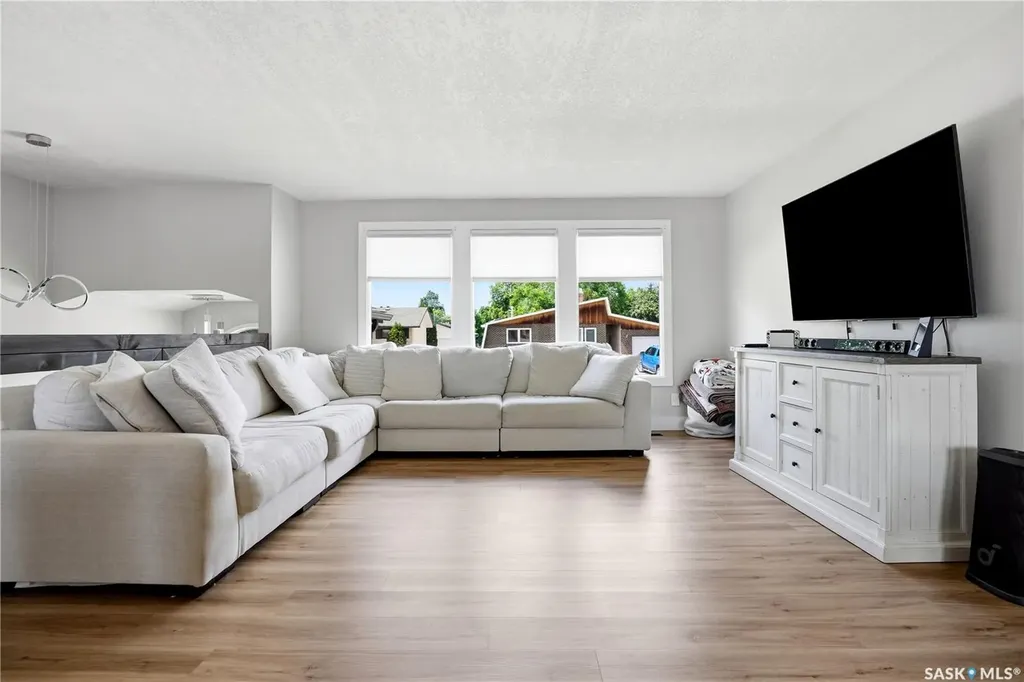 1388 Prince Crescent Moose Jaw SK S6H 6E5
