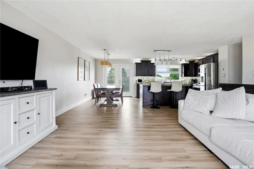 1388 Prince Crescent Moose Jaw SK S6H 6E5