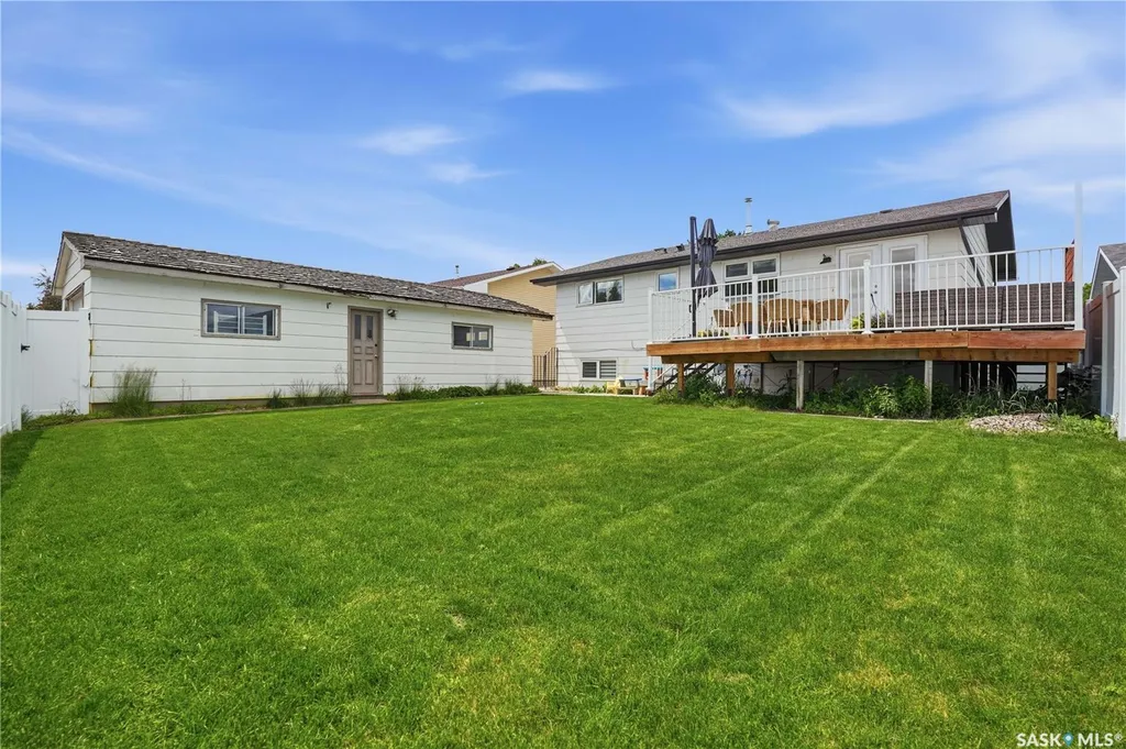 1388 Prince Crescent Moose Jaw SK S6H 6E5