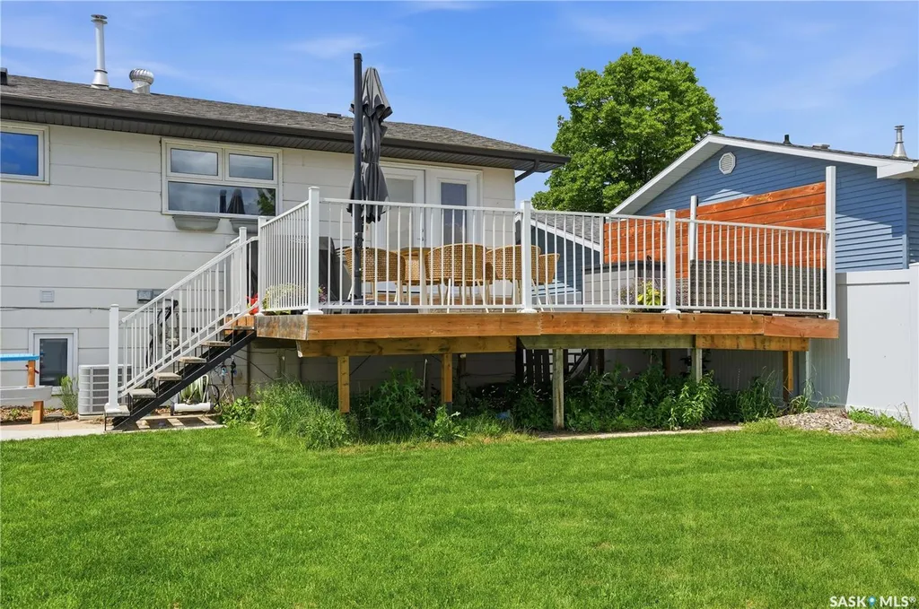 1388 Prince Crescent Moose Jaw SK S6H 6E5