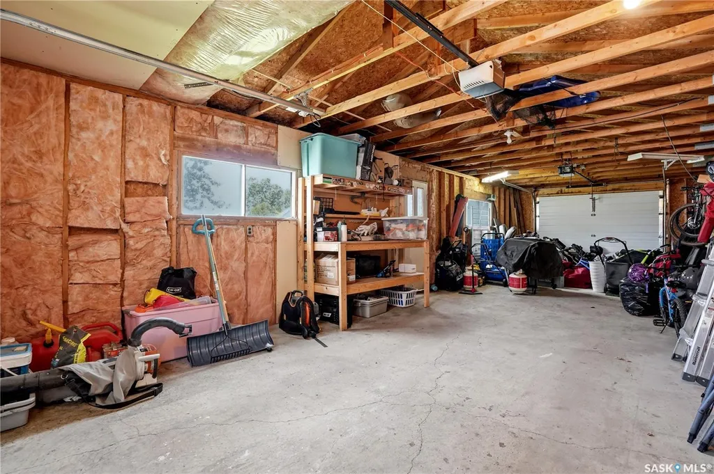1388 Prince Crescent Moose Jaw SK S6H 6E5