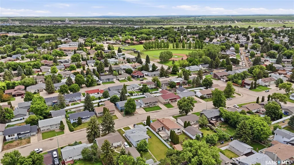 1388 Prince Crescent Moose Jaw SK S6H 6E5