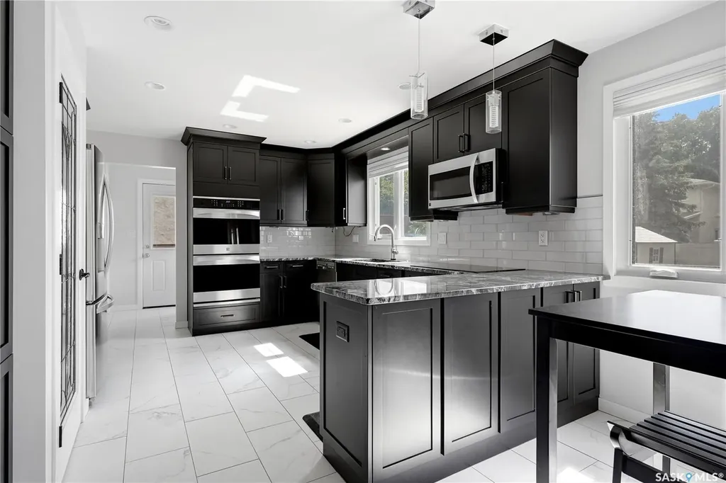 63 Metcalfe Road Regina SK S4V 0H6