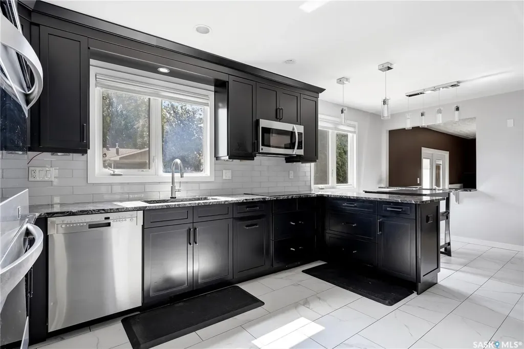 63 Metcalfe Road Regina SK S4V 0H6
