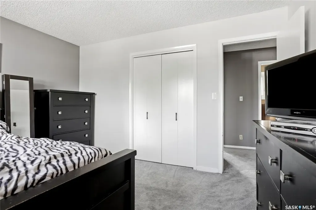 63 Metcalfe Road Regina SK S4V 0H6