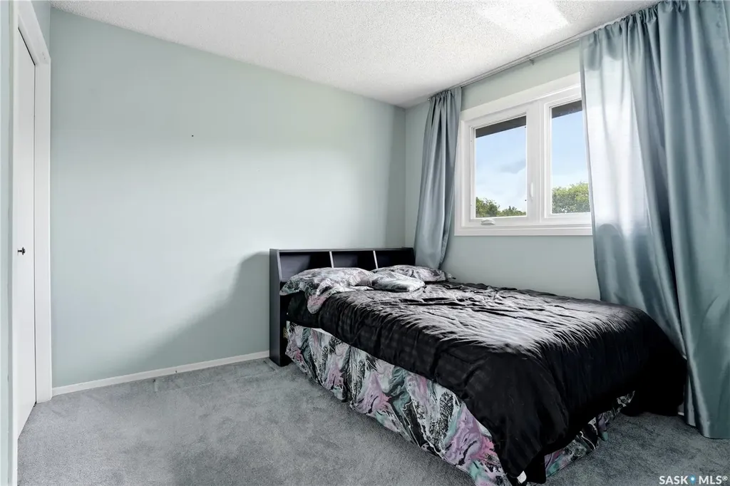 63 Metcalfe Road Regina SK S4V 0H6
