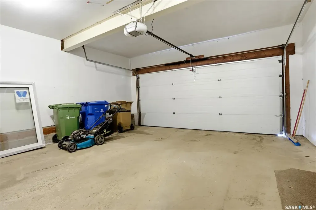 63 Metcalfe Road Regina SK S4V 0H6