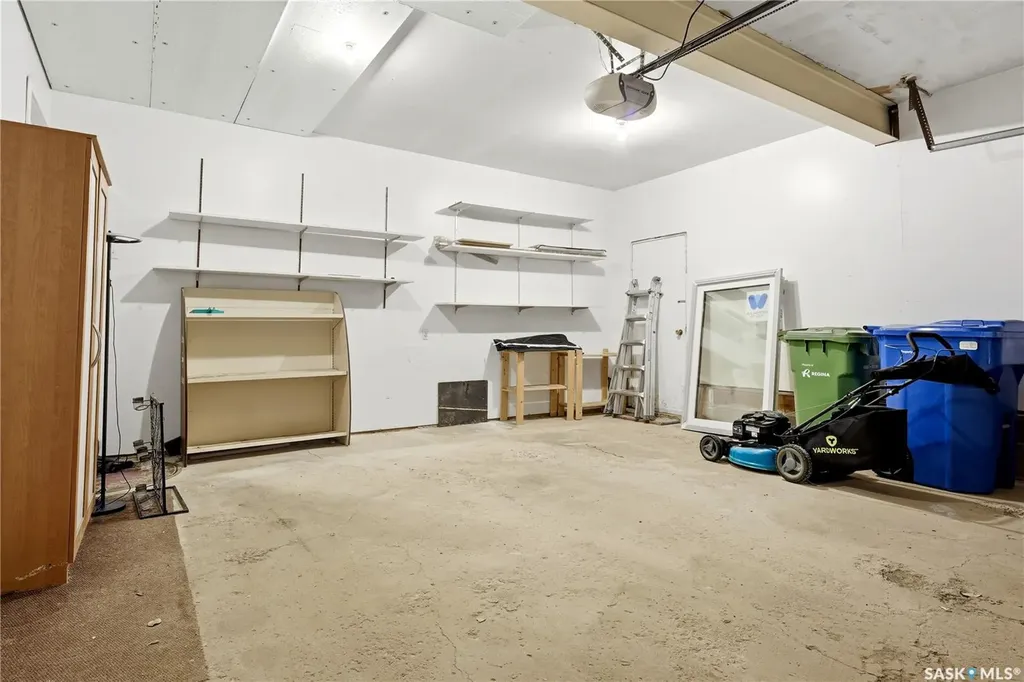 63 Metcalfe Road Regina SK S4V 0H6