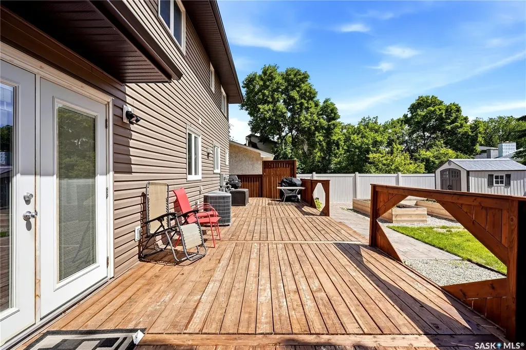 63 Metcalfe Road Regina SK S4V 0H6