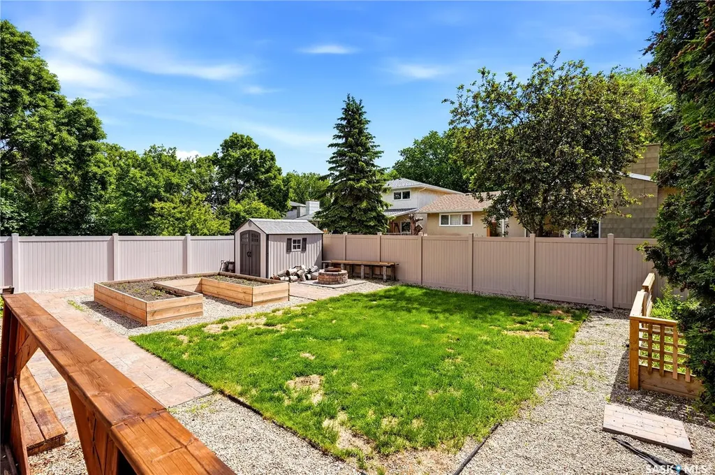 63 Metcalfe Road Regina SK S4V 0H6