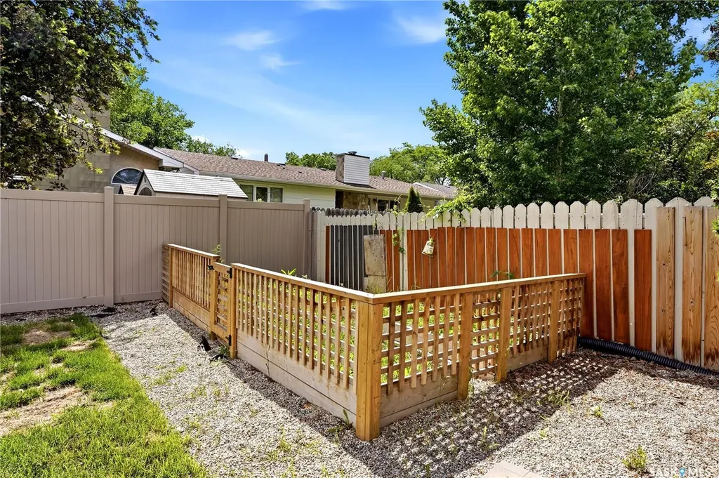 63 Metcalfe Road Regina SK S4V 0H6